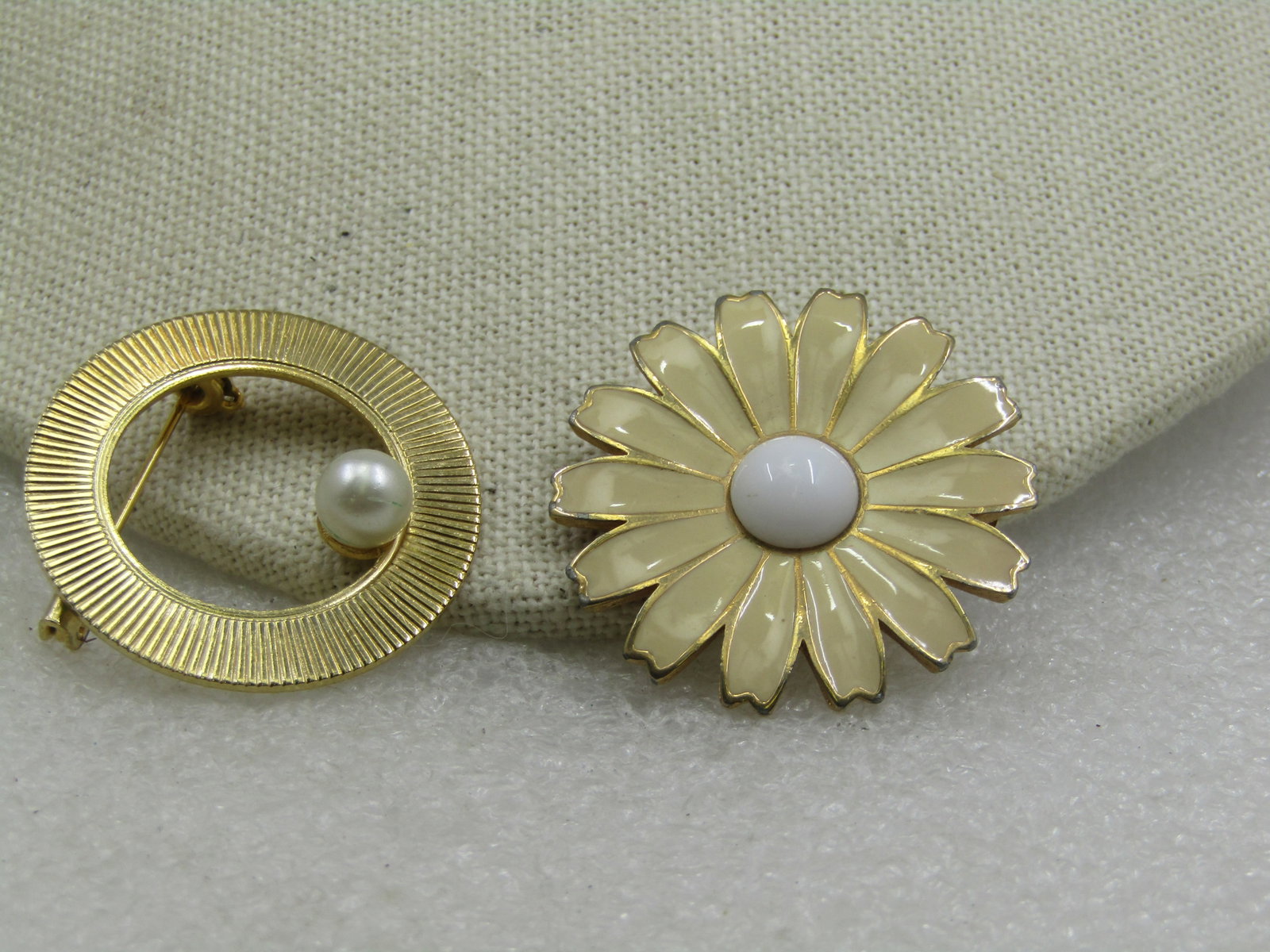 Vintage Two Brooch Lot, Circle and Floral, 1960's, Gold Tone - 2
