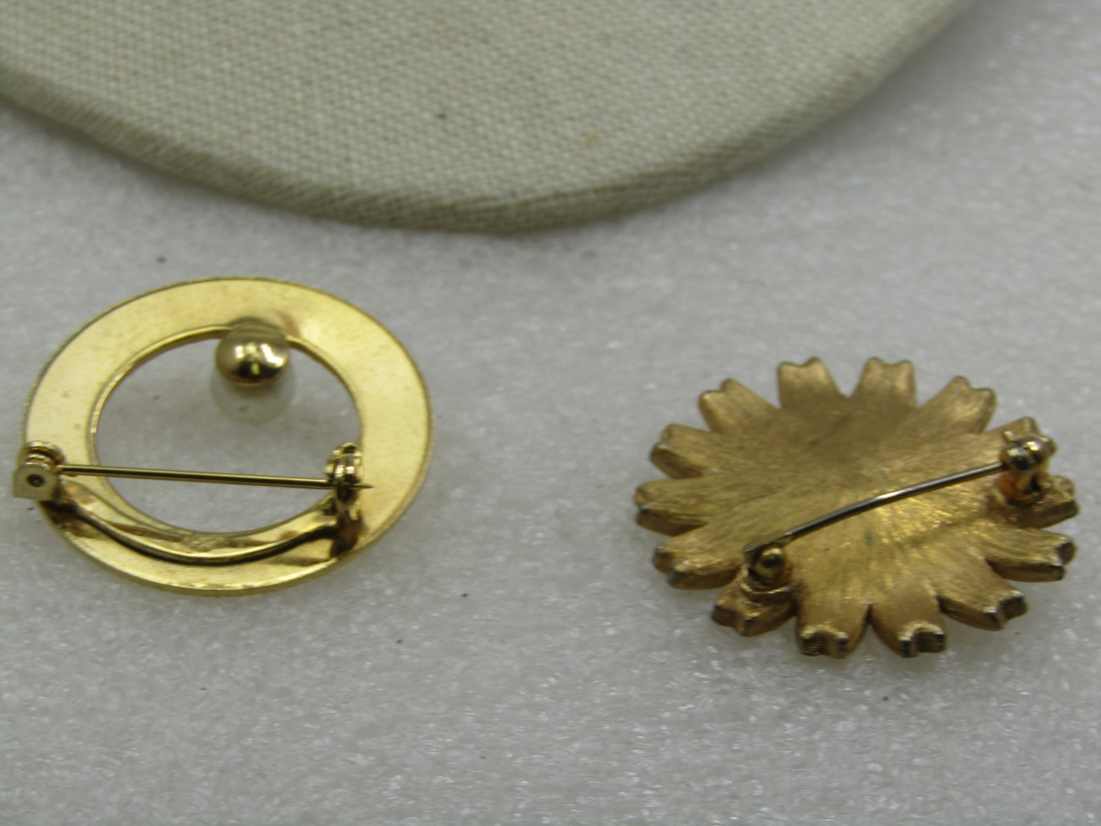 Vintage Two Brooch Lot, Circle and Floral, 1960's, Gold Tone - 6