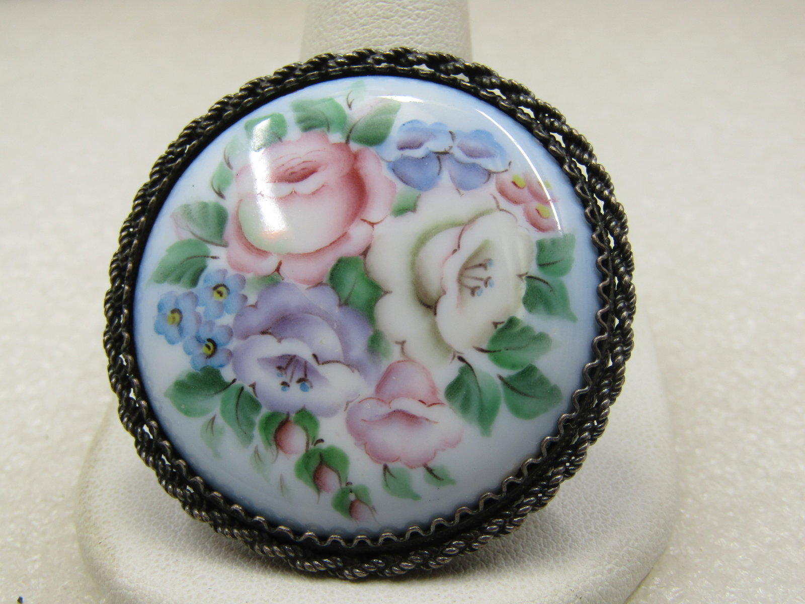 Vintage Floral Ceramic/Porcelan Round Brooch, C-Clasp1-5/8" - 4