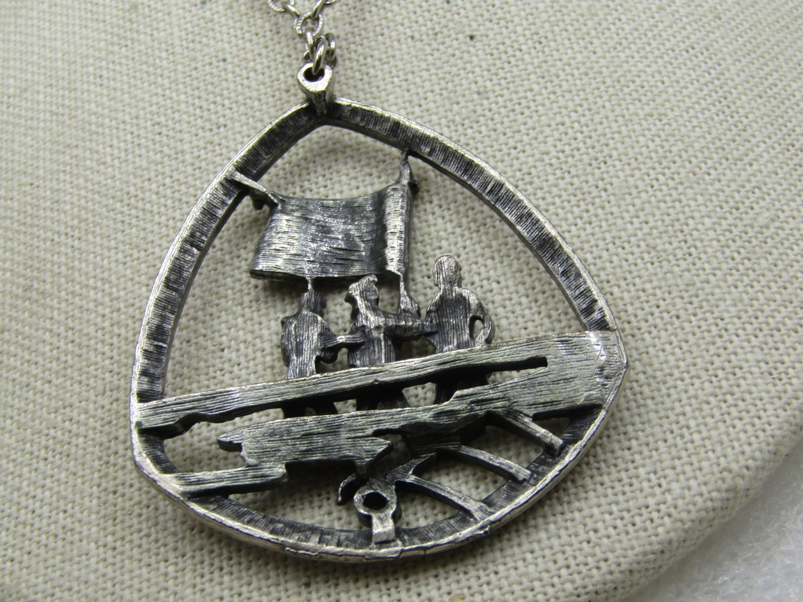 Vintage Bicentennial Drummer & Fifer Flag Necklace, 1776, Silver Tone, 24" - 4