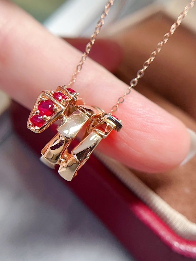 18K gold ruby collarbone necklace - 3