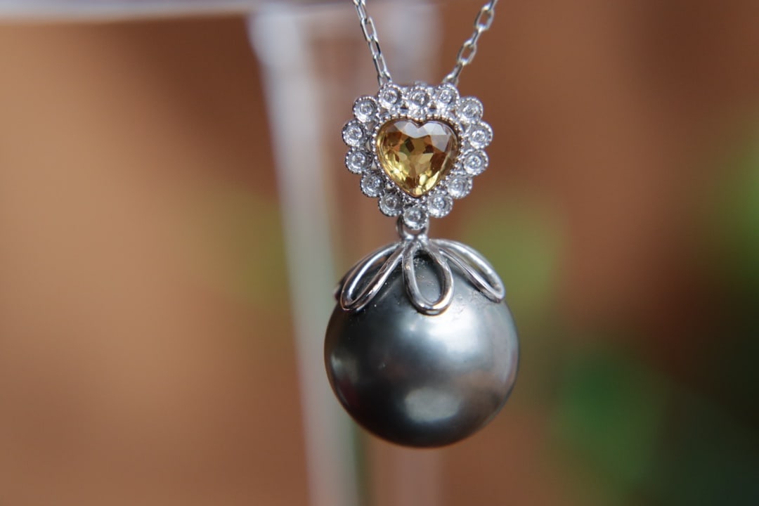 18K Gold Tahitian Pearl Pendant (chain not included) - 4