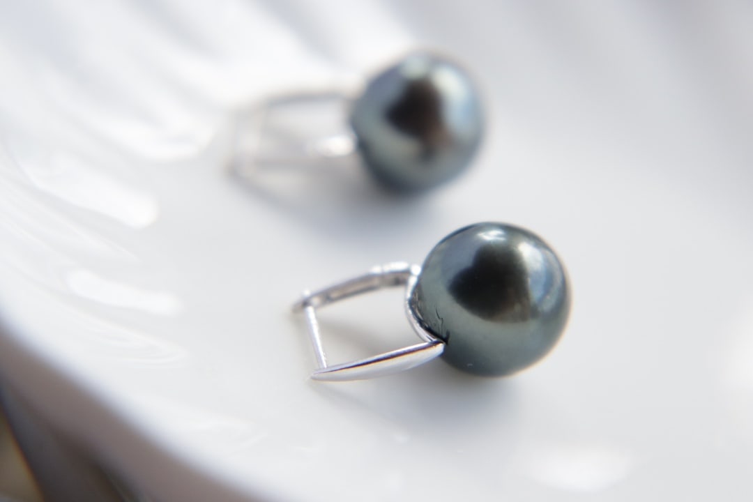 18K Gold Tahitian Sea Pearl Earrings - 6