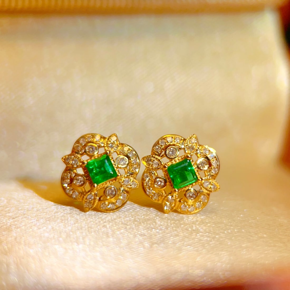 18K gold emerald earrings - 4
