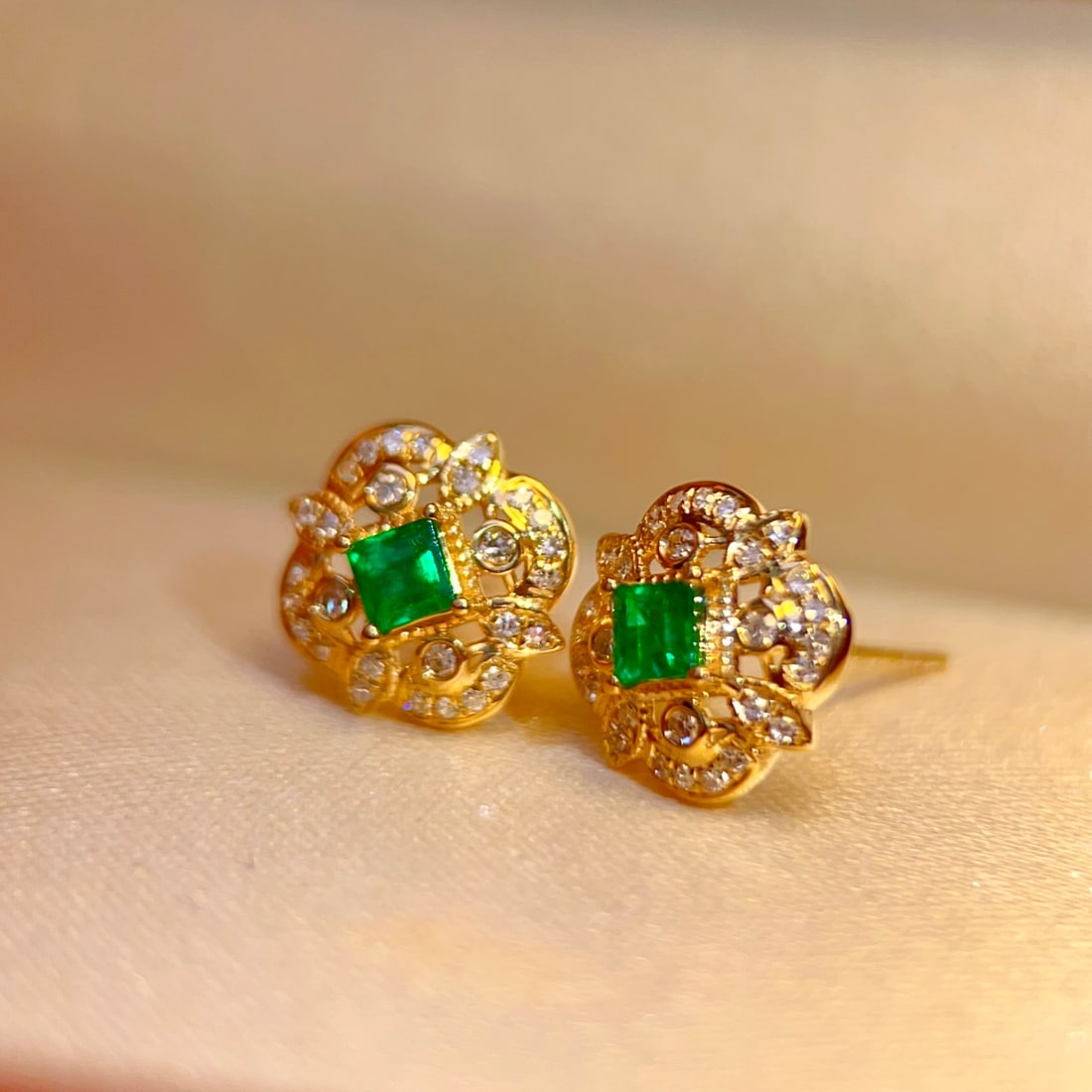 18K gold emerald earrings - 5