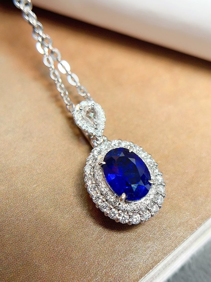 18K gold sapphire pendant (chain not included) - 2