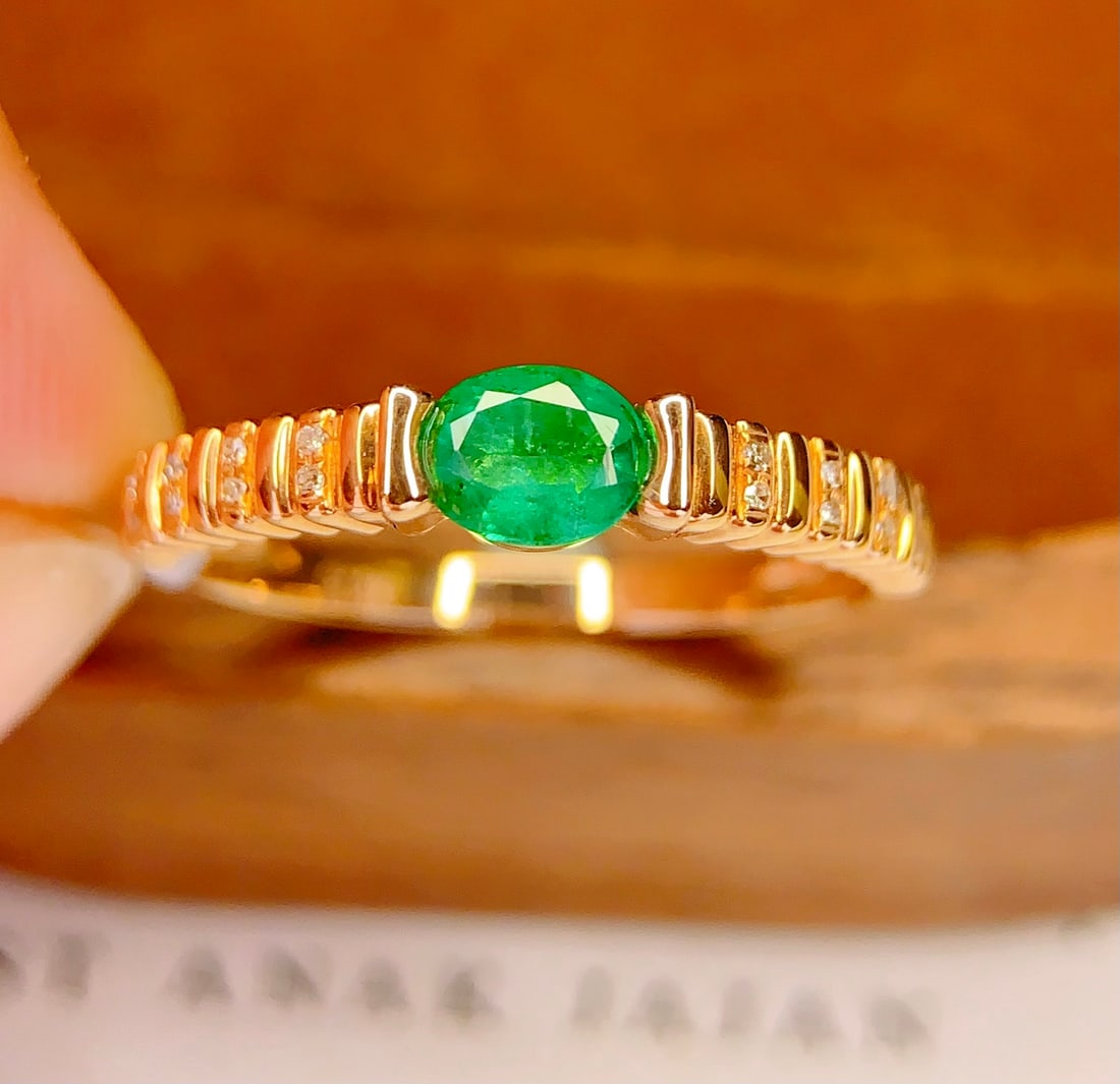 18K Gold Natural Emerald Ring - 2