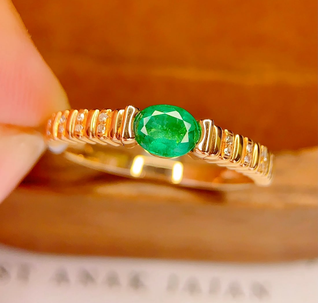 18K Gold Natural Emerald Ring - 5