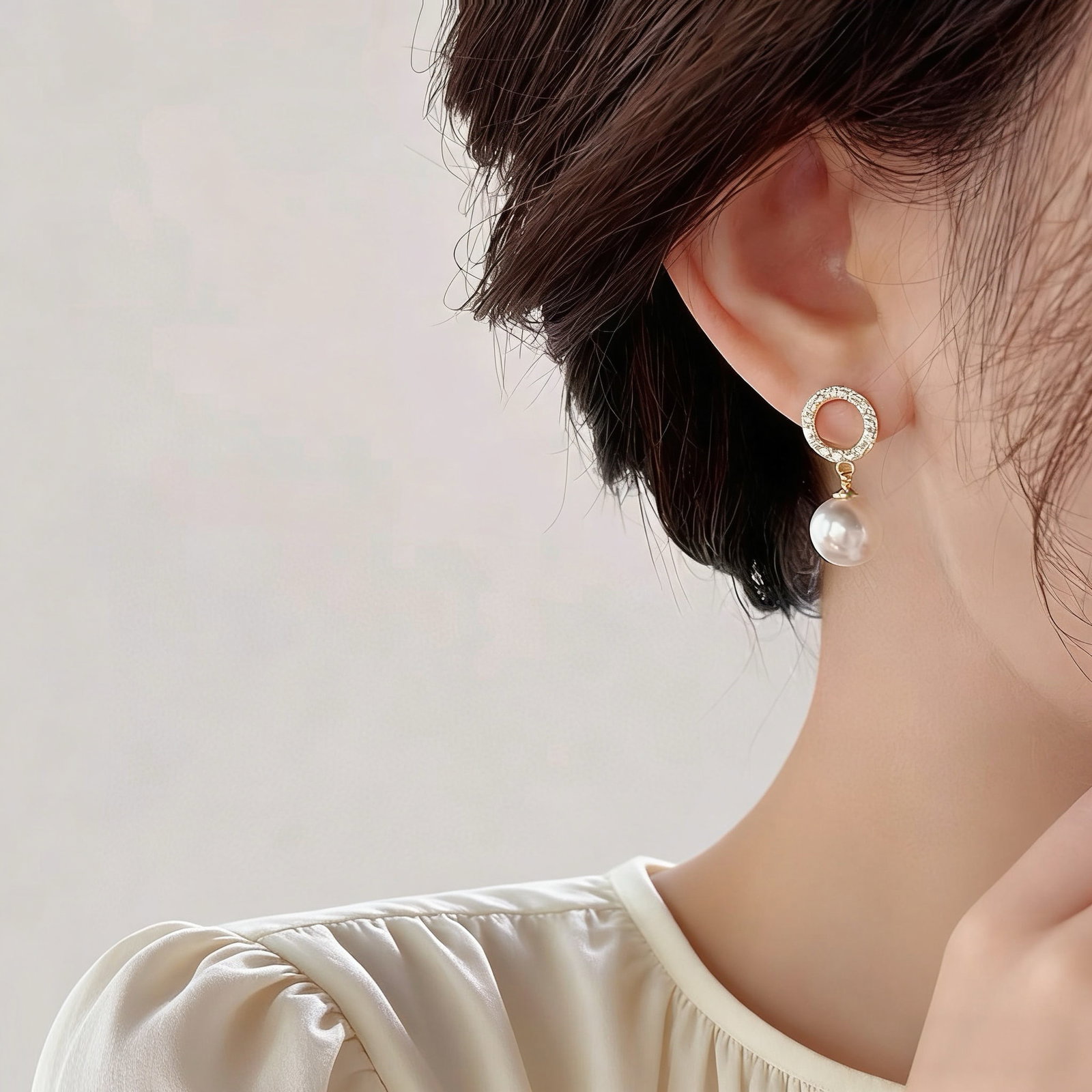 18K gold diamond pearl earrings - 4