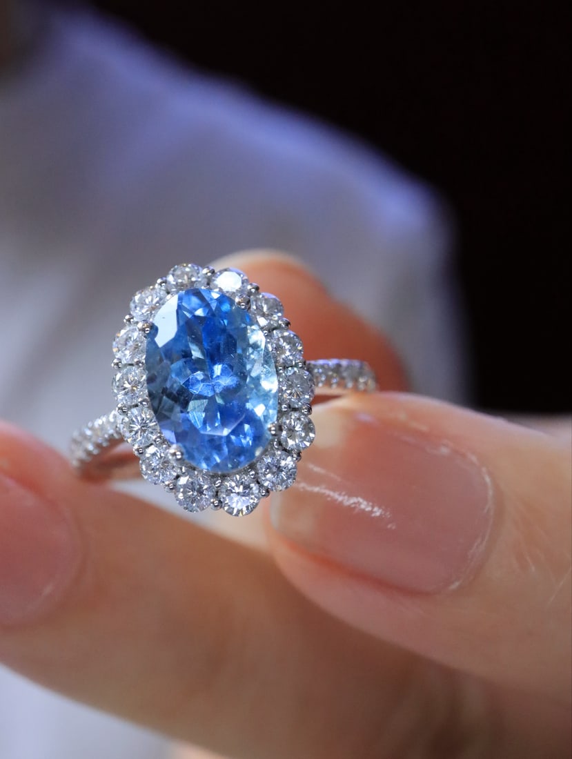 18K Gold Sea Blue Sapphire Ring - 2