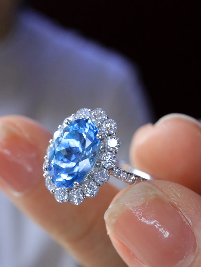 18K Gold Sea Blue Sapphire Ring - 3