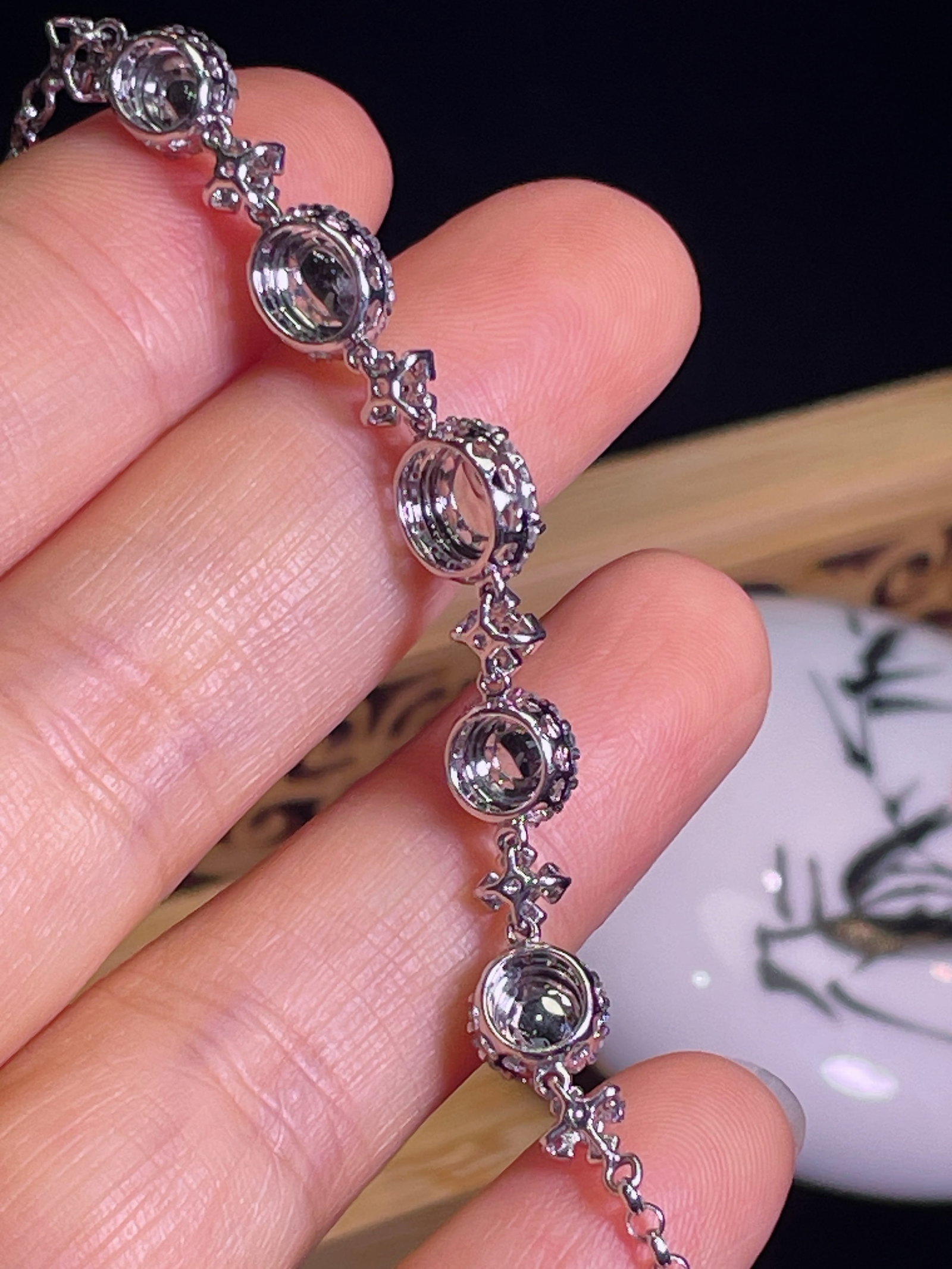 18K gold diamond jade bracelet - 4