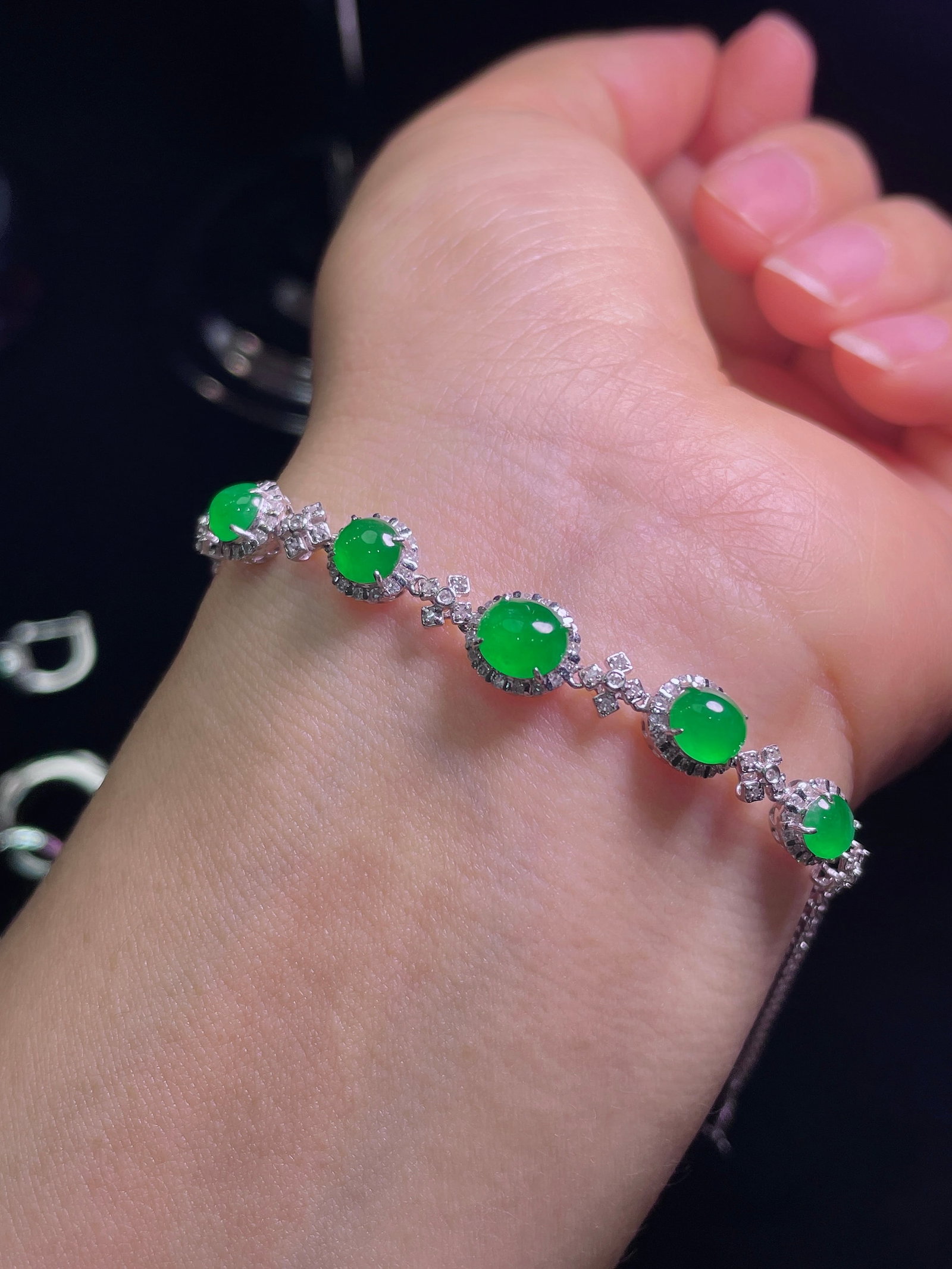 18K gold diamond jade bracelet - 5
