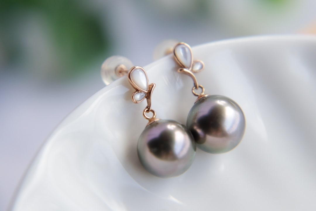 18K gold Tahitian pearl earrings - 7