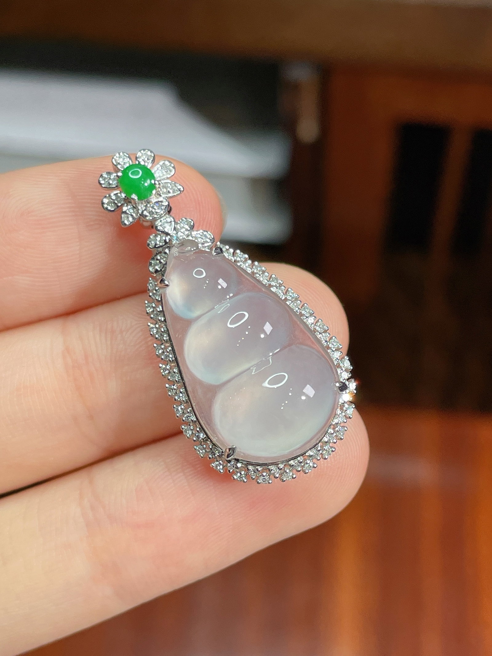 18K gold jade pendant - 2