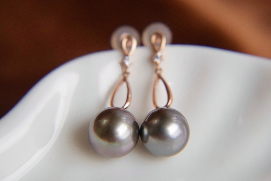 18K gold Tahitian pearl earrings - 3