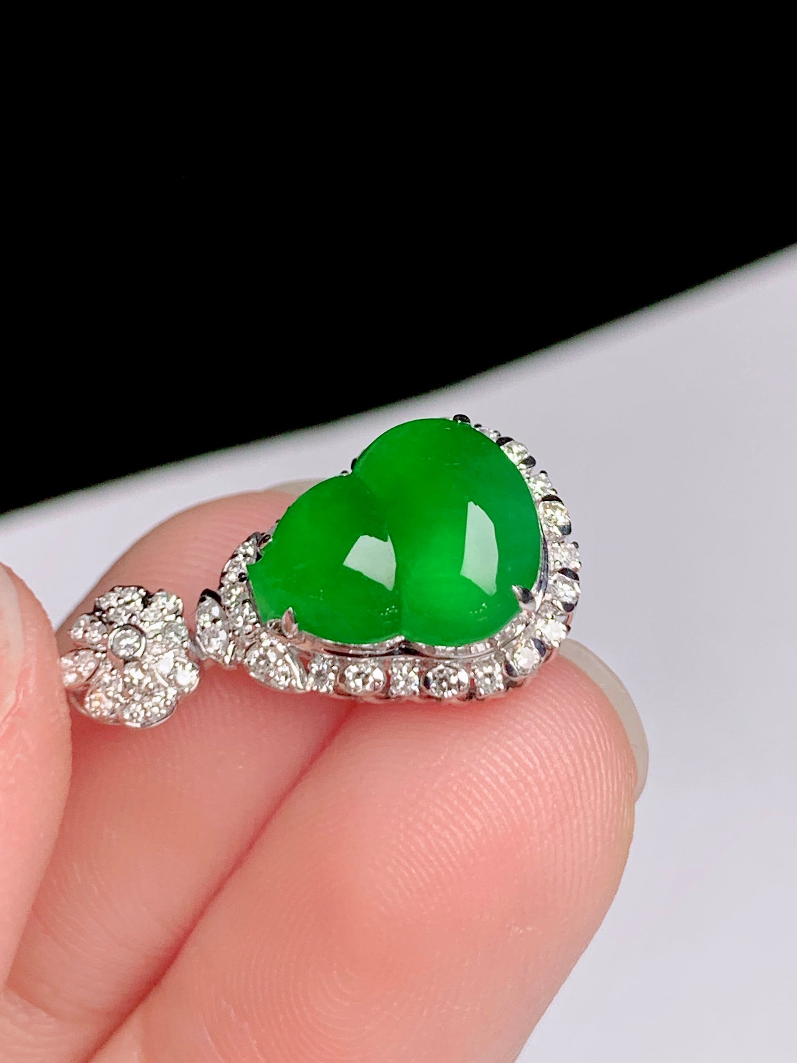18K Gold Jade Gourd Pendant - 5