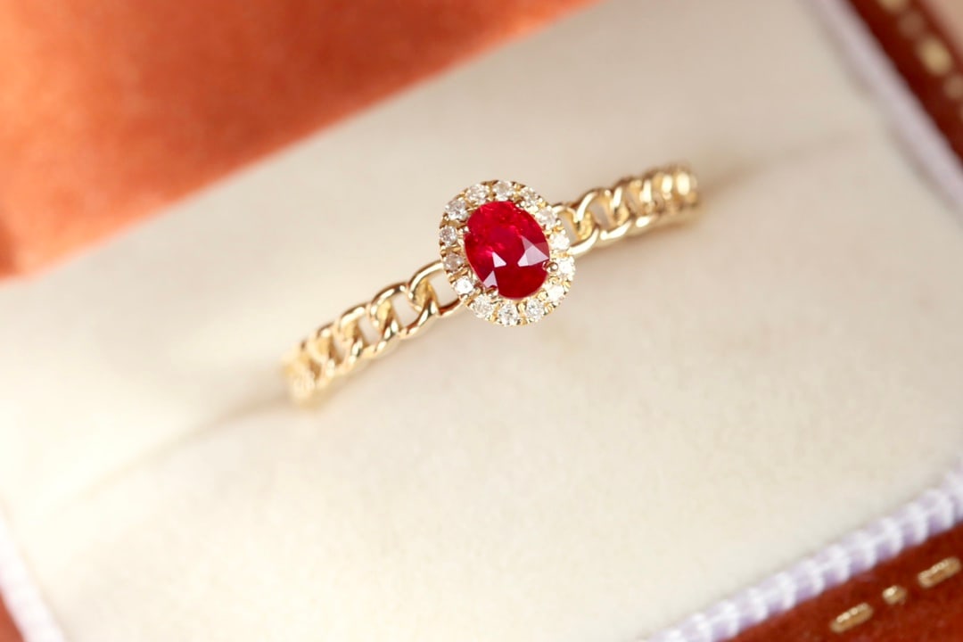 18K gold pigeon blood ruby diamond ring - 4