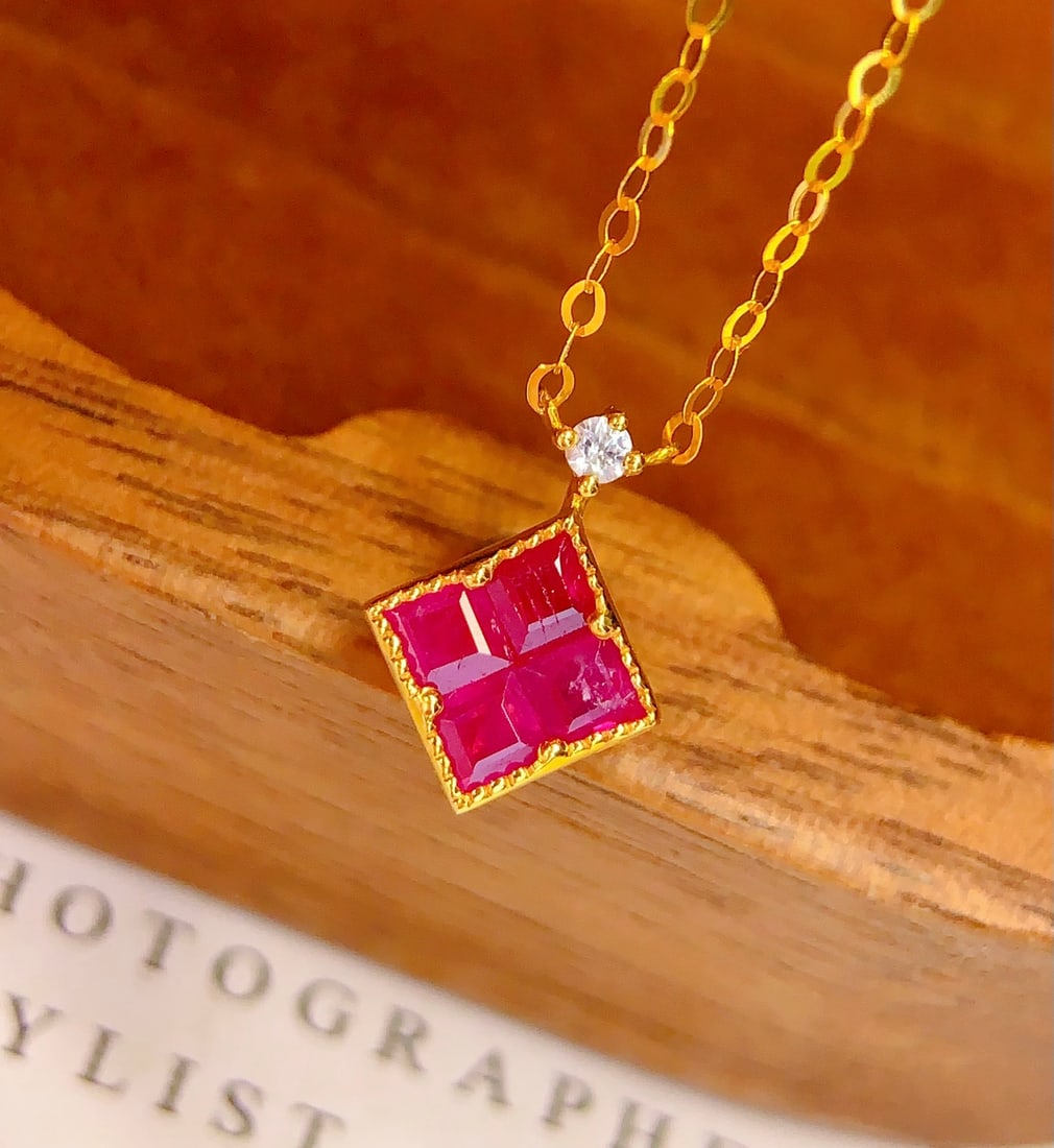 18K Gold Ruby Collarbone Necklace - 5