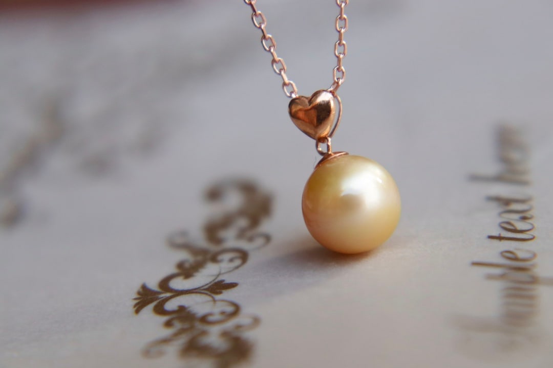 18K Gold Seawater Pearl Pendant (chain not included) - 3