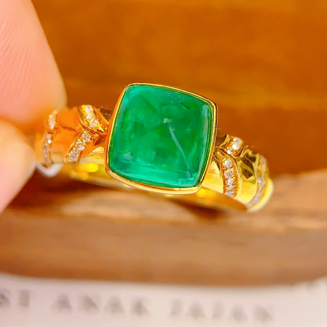 18K Gold Natural Emerald Ring - 4
