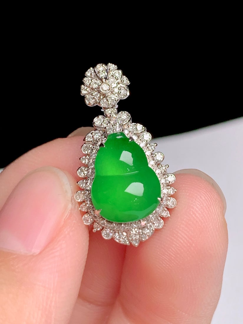 18K Gold Jade Gourd Pendant - 3
