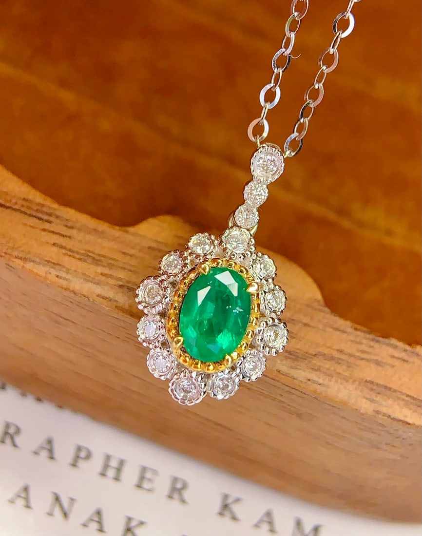18K gold emerald pendant (chain not included) - 2