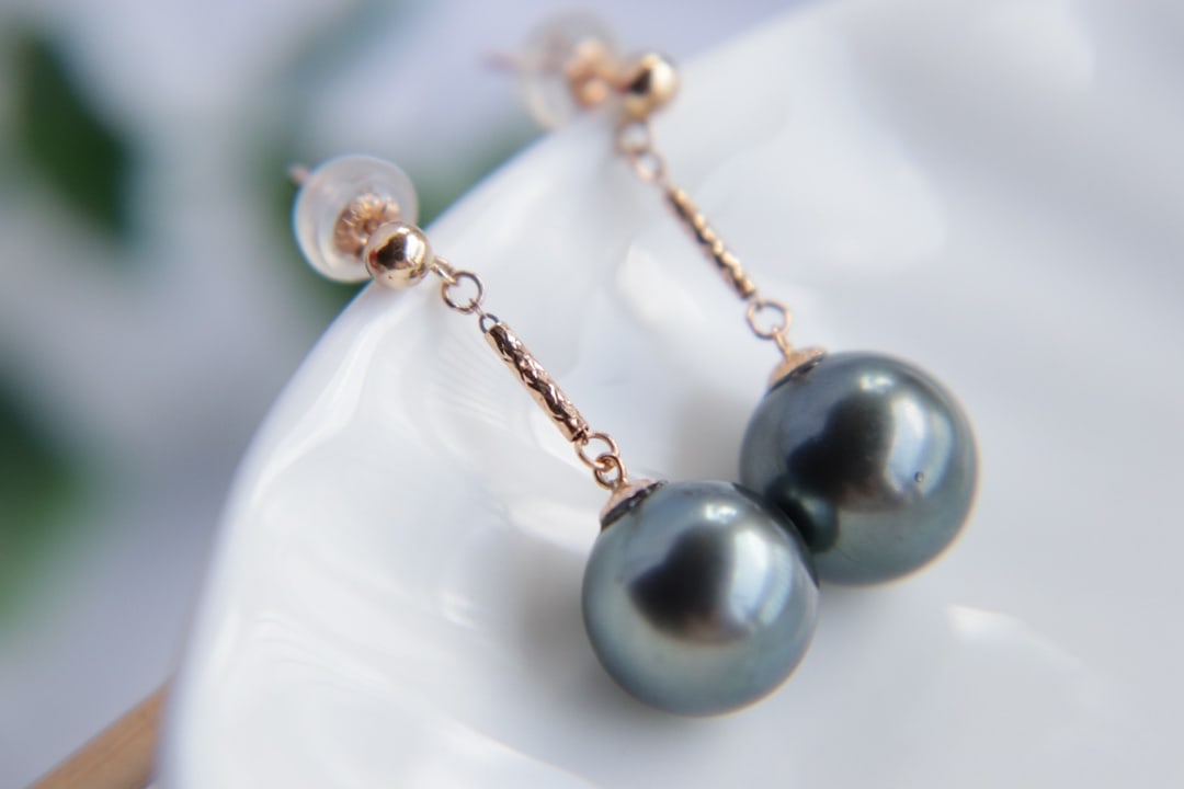 18K gold Tahitian pearl earrings - 5