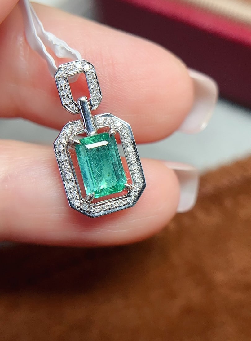 18K gold emerald pendant (chain not included) - 2