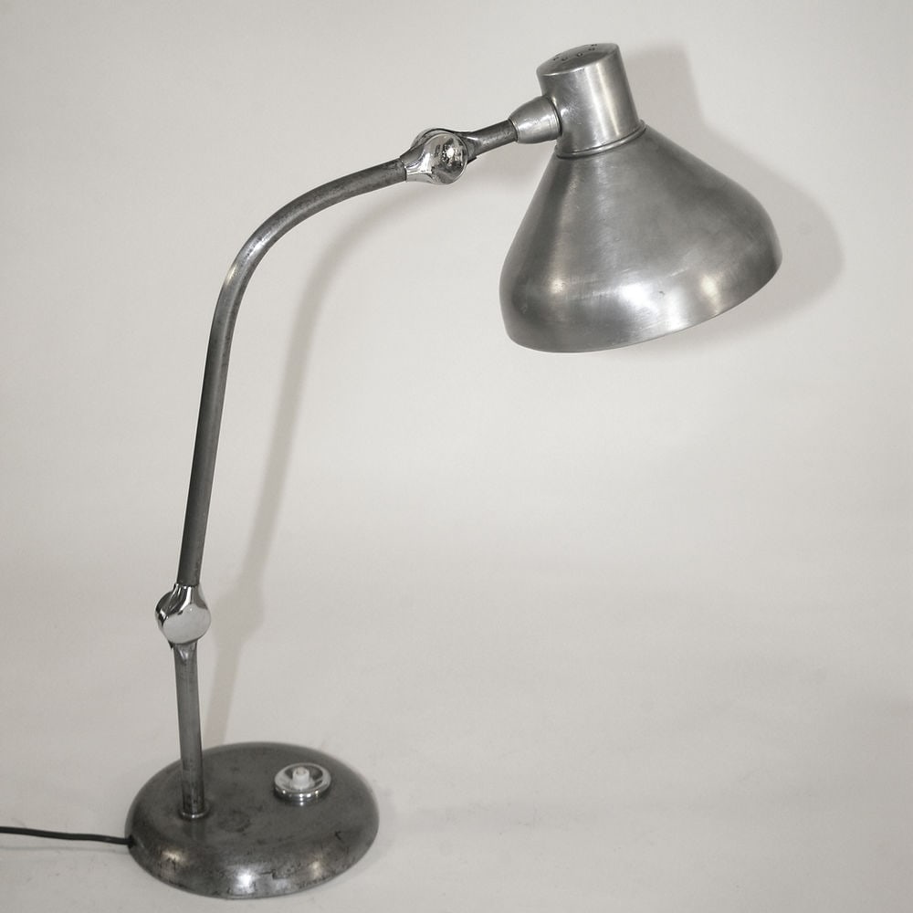 FRENCH MODERNIST INDUSTRIAL DESK LAMP JUMO GS1: Jumo French modernist task lamp with 2 articulations made in 1960 , moveable in all direction , large reflector polished aluminum and solid base to keep it steady in all position , it was widely used 