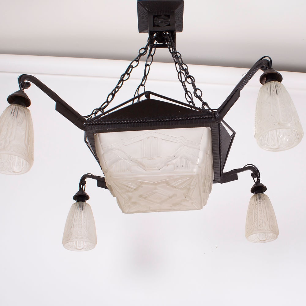 FRENCH ART DECO CHANDELIER MOLDED pressed GLASS MULLER LUNEVILLE 4 lights: This chandelier, originating from France in the 1920s, is an unsigned piece by the Muller brothers, whose craftsmanship was highly sought after for their exquisite chandeliers and art glass pieces. Ho