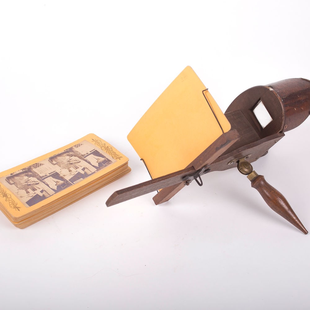 Antique French stereoscopic viewer 19th. with 40 views (1 of 8)
