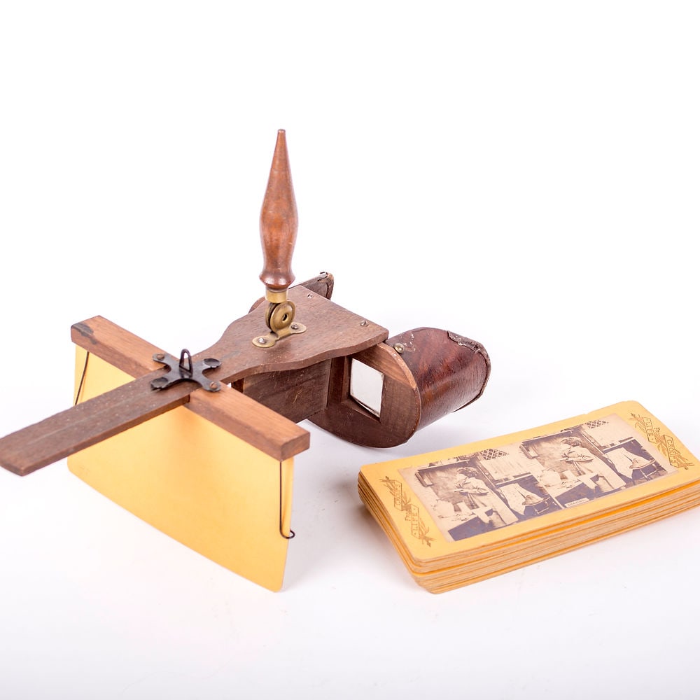 Antique French stereoscopic viewer 19th. with 40 views - 2