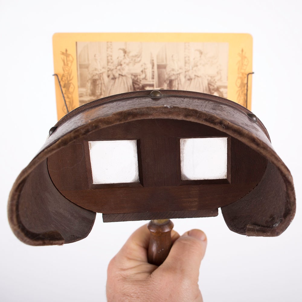 Antique French stereoscopic viewer 19th. with 40 views - 3