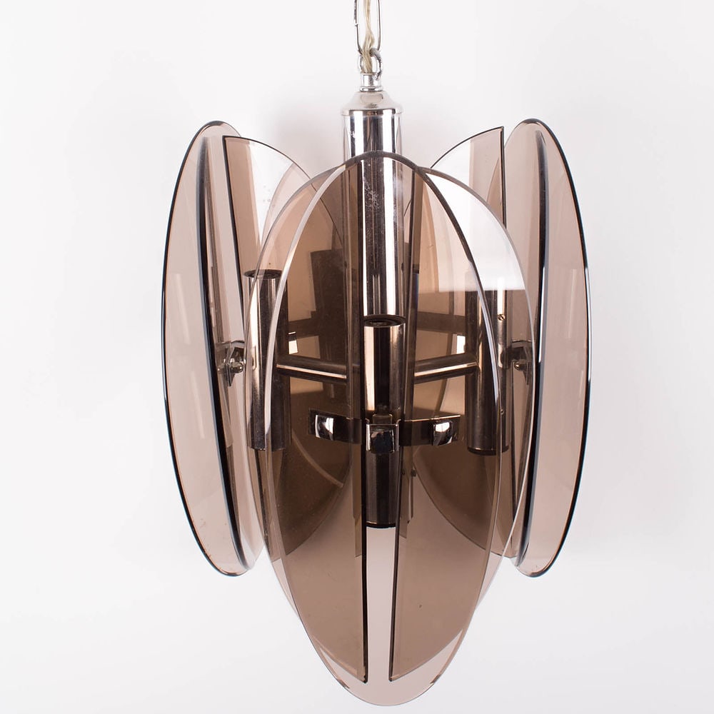Chandelier with beveled smoke glass Fontana Arte Veca italy II: Second 1970 italian chandelier attributed to Veca italy on several professional web site , congruent with the style of Fontana Arte which lead the style of the 60's in Italy.The mounting of the harwar