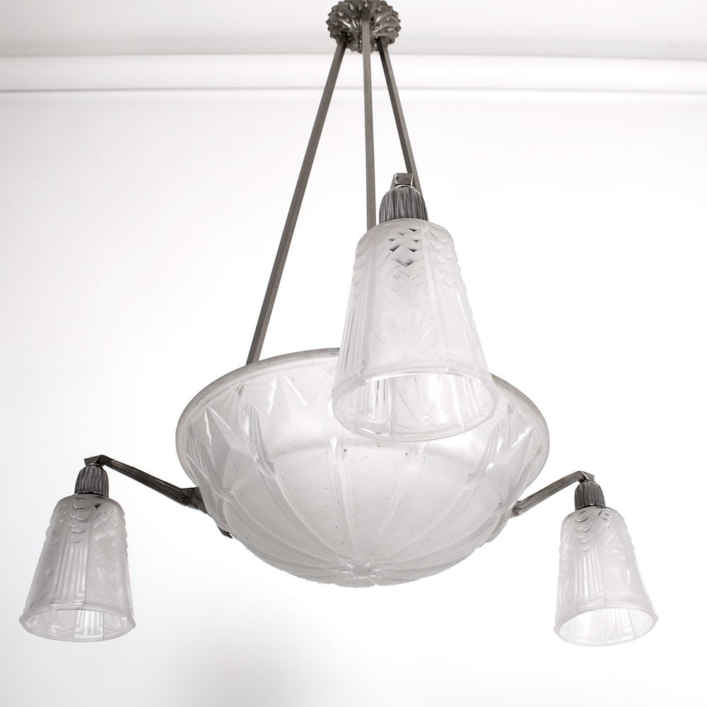 FRENCH ART DECO CHANDELIER GLASS MULLER Cubist: This chandelier, crafted in France during the late 1920s to early 1930s, is an unsigned piece by the Muller brothers , this design is well published as being a Muller freres , whose renowned work was 