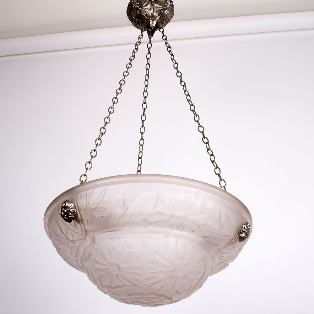 FRENCH ART DECO CHANDELIER white GLASS VERDUN daisy motive: This chandelier, crafted in France during the late 1920s to early 1930s, is a signed piece by the Cristalleries de Verdun , whose renowned work was highly desired for their chandeliers and art glass p