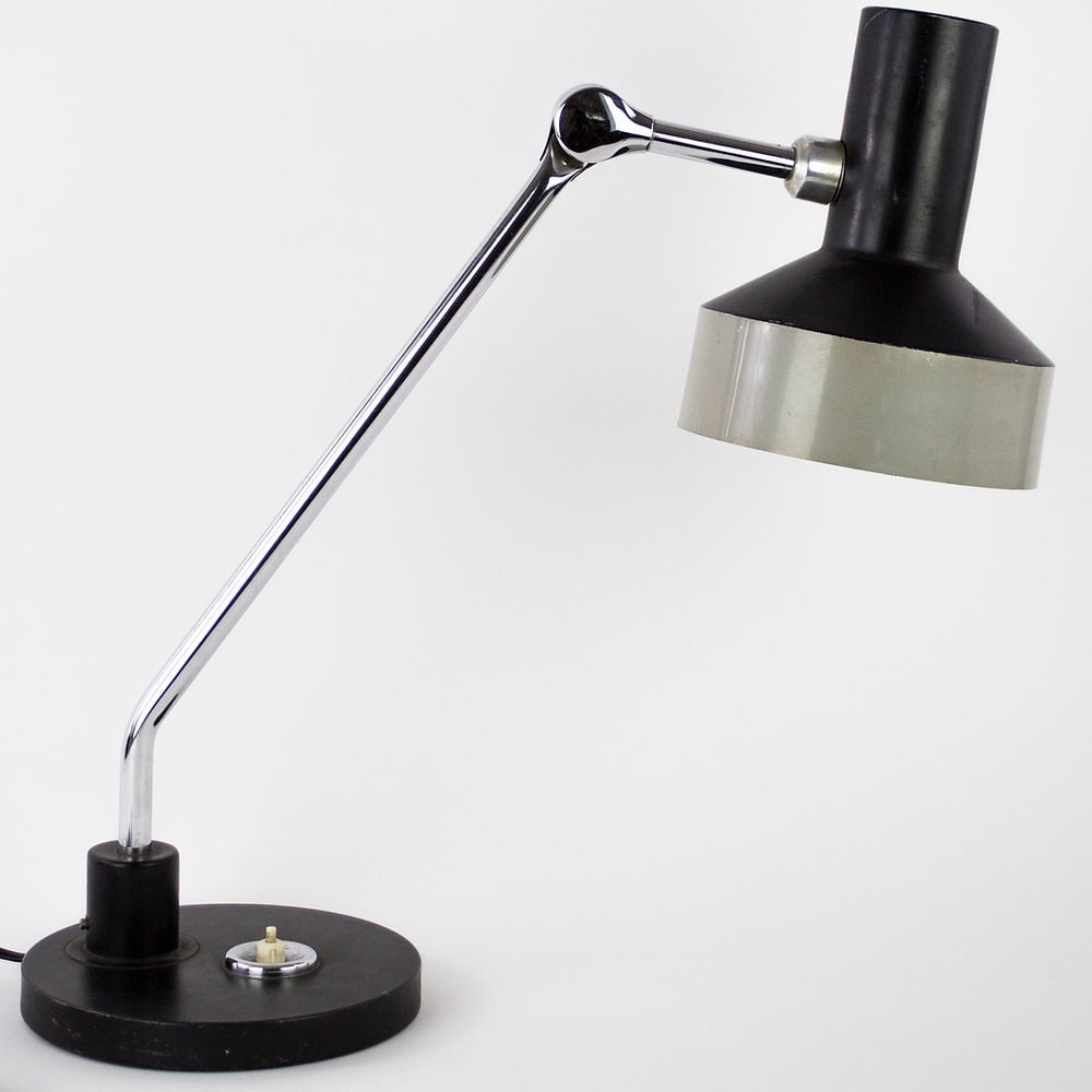 FRENCH INDUSTRIAL JUMO DESK LAMP (ORIGINAL): A modernist desk lamp made in the 1970's by Jumo, an important lamp making company from France.; Jumo introduced a desk lamp for industrial office use, widely used in France from the 1940's until the 