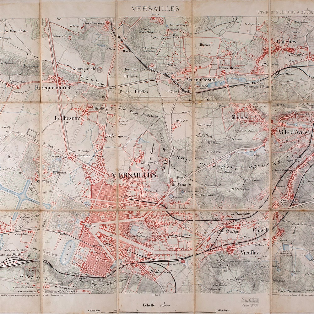 Versailles detailed map 1885 Survey map ordnance: Atlas administrative de Versailles ( Administrative atlas of Versailles map ) from 1885 . Those maps were used to survey and managed the urban devellopment of the city with very detailed informations.
