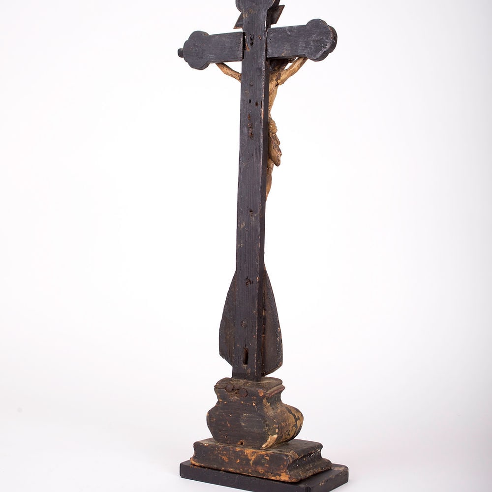 French early 18th Century Carved And Painted Wooden Crucifix - 2