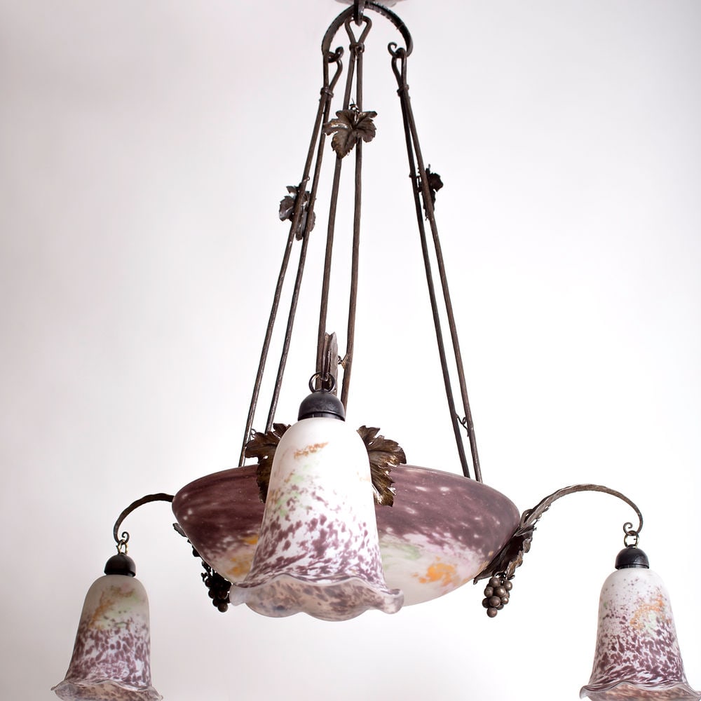 French Art-Deco marmoreal Chandelier Lorrain Daum grande verrerie de Croismar: Made in France in the late 1920's early 1930's, this chandelier is signed Lorrain from the grande verrerie de Croismare whose renowned work was highly desired for their chandeliers and art glass