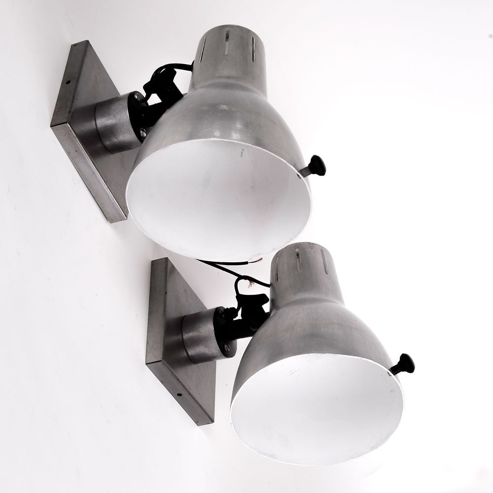 Pair of FRENCH industrial sconce JIELDE Modernist spot DOMECQ LAC: French modernist lamp made in the 1970's , by Jean Louis Domecq , under the name Lac . It is the same original design from the first Jielde with shape modernized .This one is a pair of spot usually us