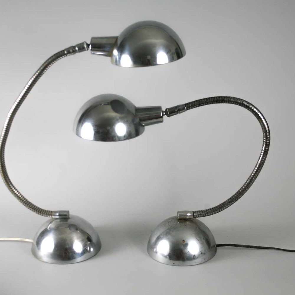 Pair of JUMO 210 with Flex arm industrial modernist desk lamp: Pair of French modernist desk lamp made in the 1940's by Jumo , an important lamp making company from France .The lamp Jumo first introduced as task lamp for industrial office use became widely use in