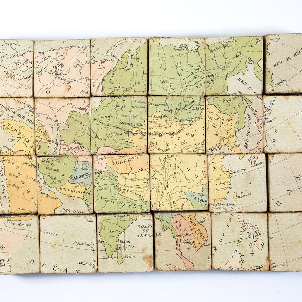 Puzzle box with wood cubs with maps of the worlds atlas 1890 french - 4