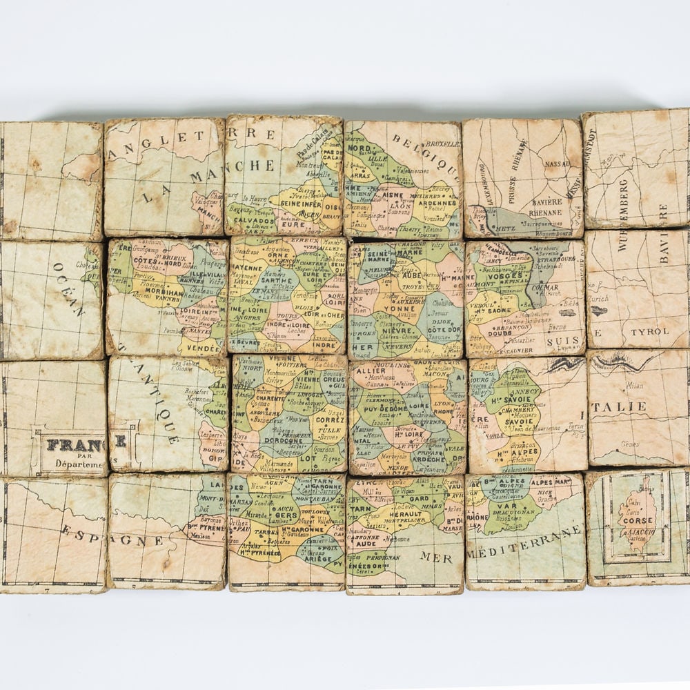 Puzzle box with wood cubs with maps of the worlds atlas 1890 french - 7