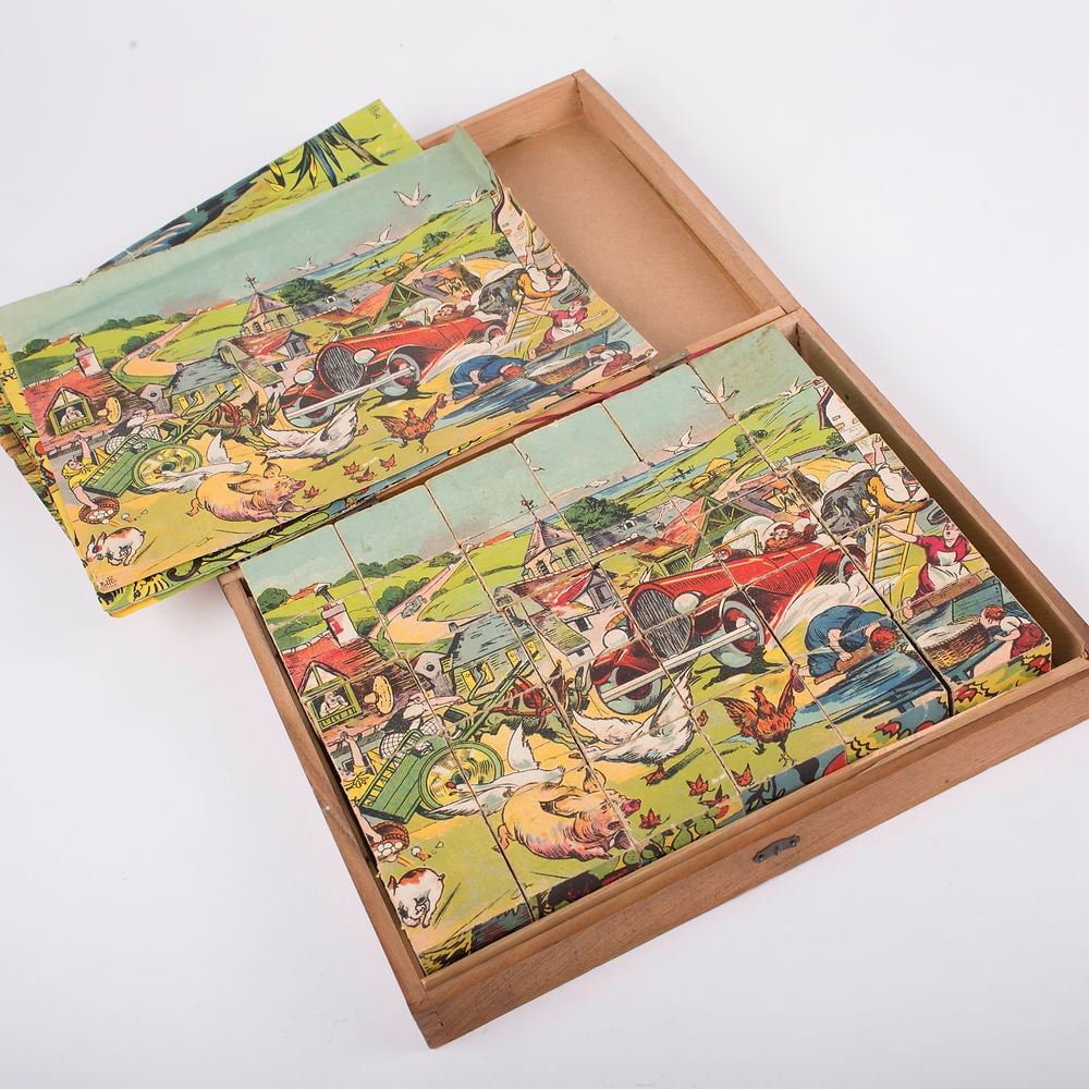 Wood cube puzzle French child toy circa 1920 - 2