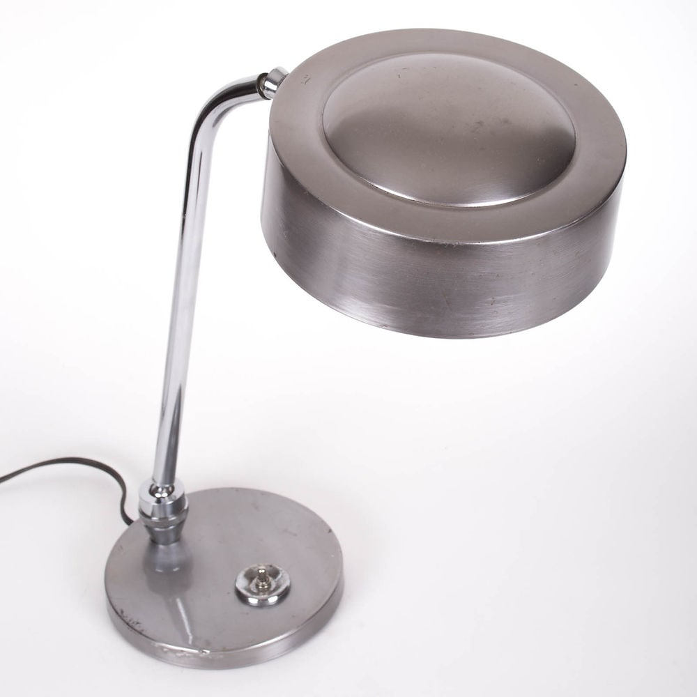 900 Jumo: A modernist desk lamp made in the 1960's by Jumo; an important lamp making company from France.; Jumo introduced a desk lamp for industrial office use, widely used in France from the late 1940's until