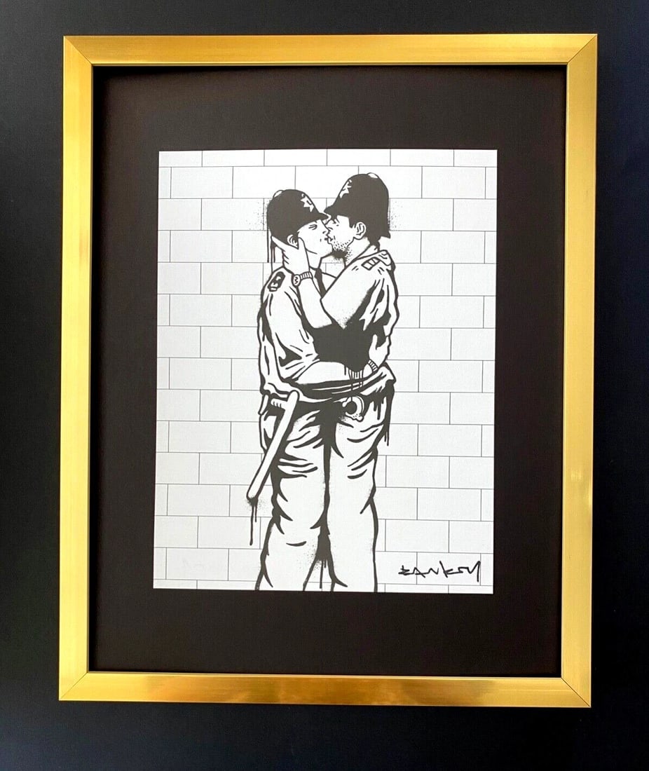 BANKSY + SIGNED " THE KISS " PRINT + NEW FRAME: Beautiful and Scarce Print After BANKSY " THE KISS " Facsimile Signature in Ink Art Print is about 8 X 8 in. This piece is mounted on a 11 x 14 in. black acid free premium black board. Framed covers