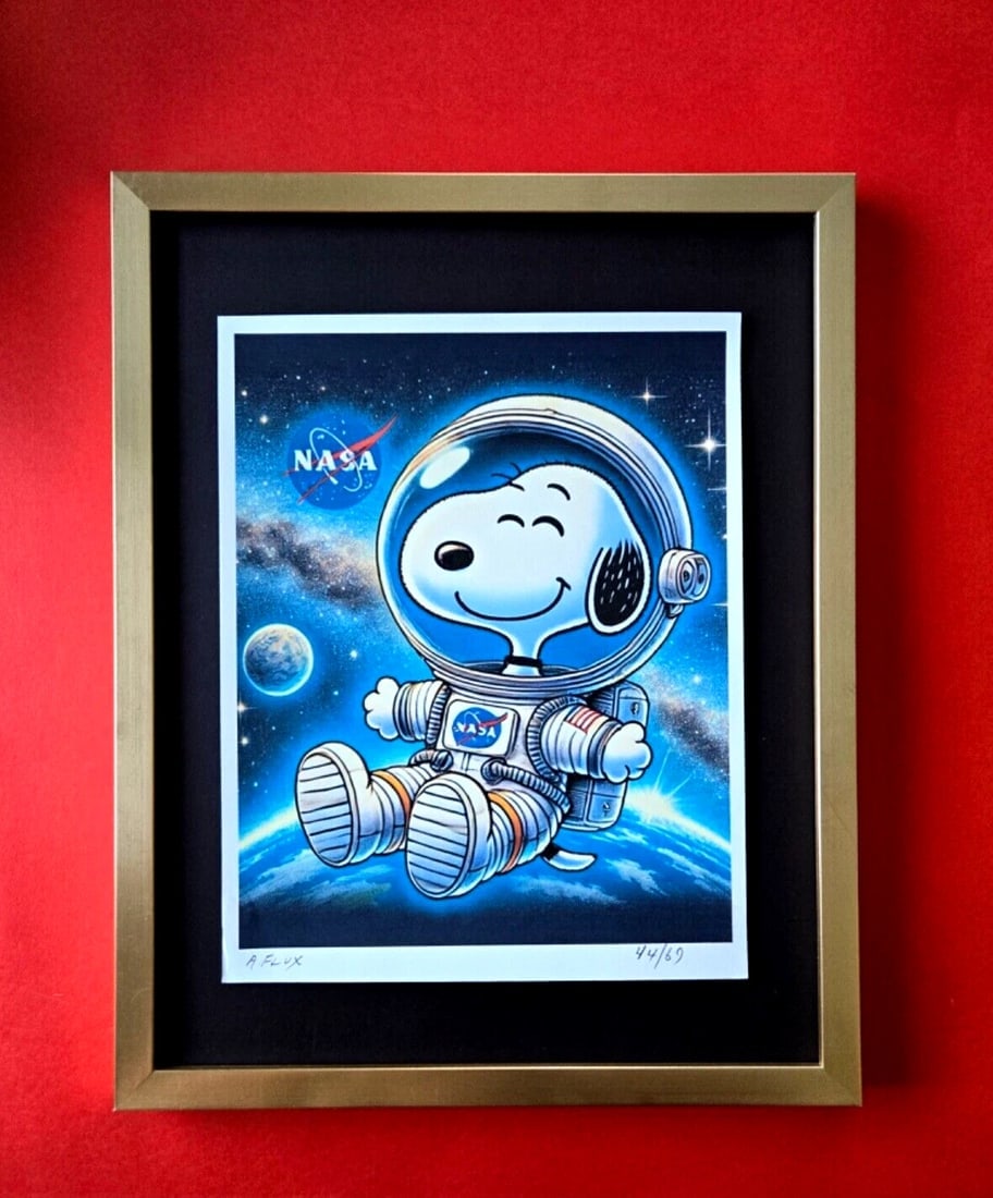 AIDAN FLUX Hand Signed Authentic LtdED Print Framed SNOOPY NASA ASTRONAUT COA: This is a one-of-a-kind Hand Signed Authentic Giclee by AIDAN FLUX. From his Famous Series " SNOOPY" The print is 10x8in., measuring framed 14 inches in height and 11 inches in width, it comes framed 