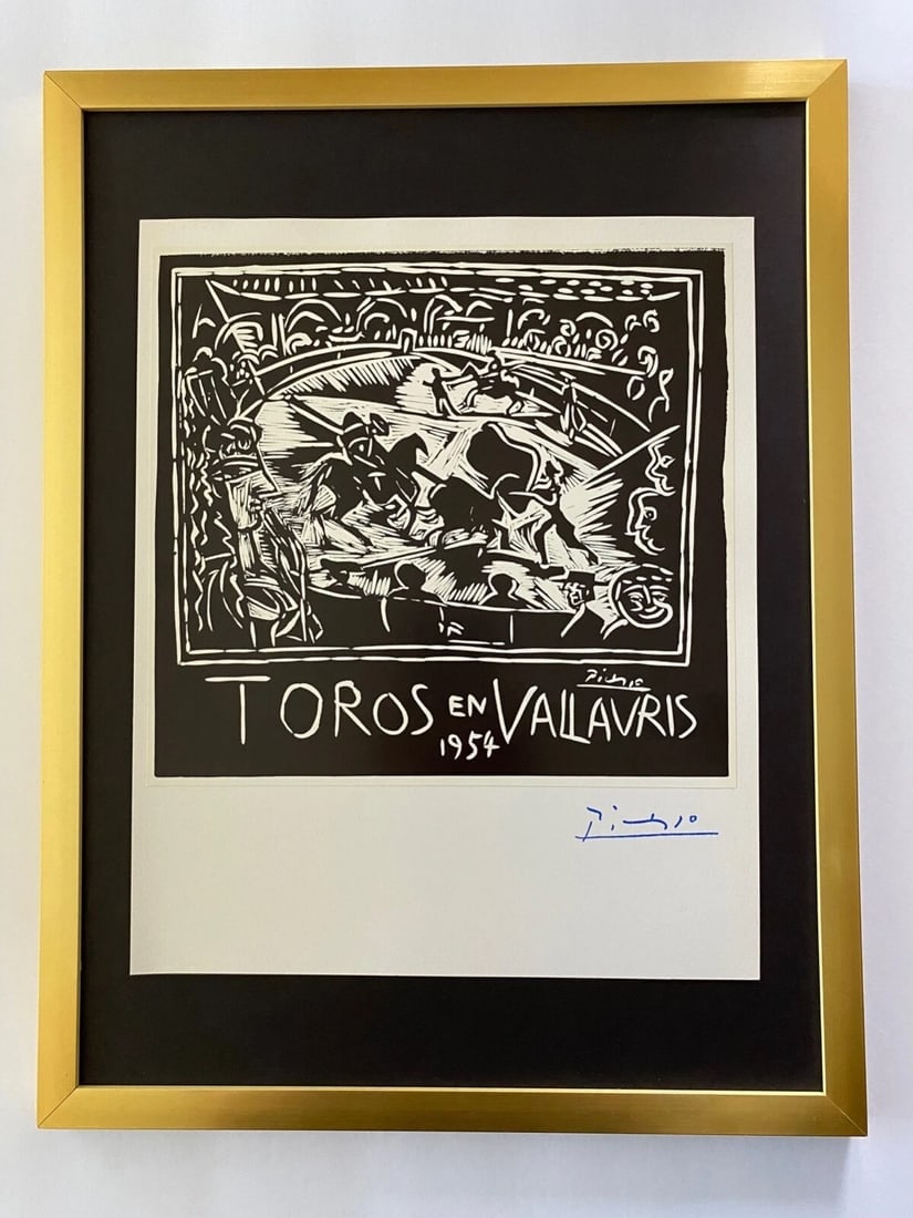 PABLO PICASSO 1971 PRINT + SIGNED + TOROS + FRAMED ART: This is a Beautiful and Scarce 1971 Print After PABLO PICASSO " TOROS " Facsimile signed in the support area Also signed on the plate. Size framed is about 17x13in. Printed in Beautiful Glossy Paper i